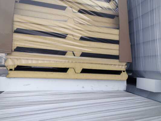 Качество  Fire Resistance Class B1 PIR Roof Panels with Customizable Length Up To 11960 Meters and Thermal Conductivity ≤0.02W/m·K завод