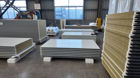 Высокопрочная сэндвич-панель из ПУ с герметичностью и теплоизоляцией