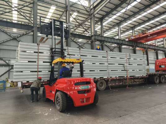 Звукоизоляционная огнестойкая сэндвич-панель для чистых помещений с настраиваемой толщиной для сред с высокой степенью чистоты