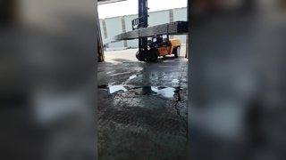 Вилочный погрузчик